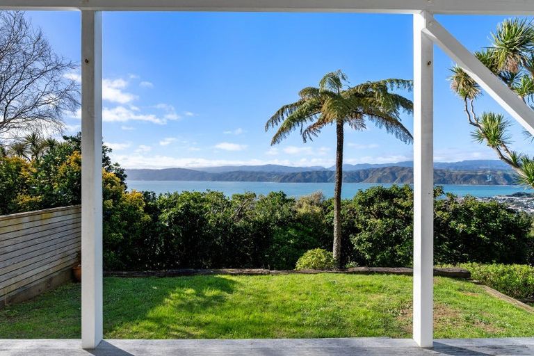 Photo of property in 66 Seatoun Heights Road, Seatoun, Wellington, 6022
