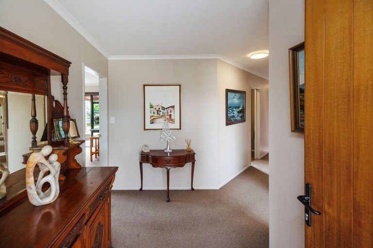 Photo of property in 78 Geneva Terrace, Kelvin Grove, Palmerston North, 4414