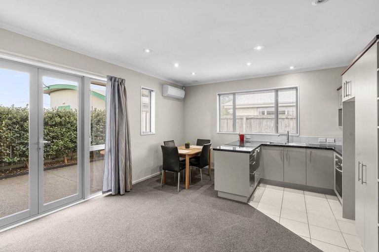 Photo of property in 2/194 Waimairi Road, Ilam, Christchurch, 8041