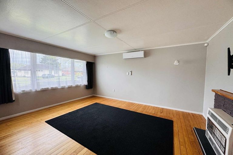 Photo of property in 14 Duff Crescent, Highbury, Palmerston North, 4412