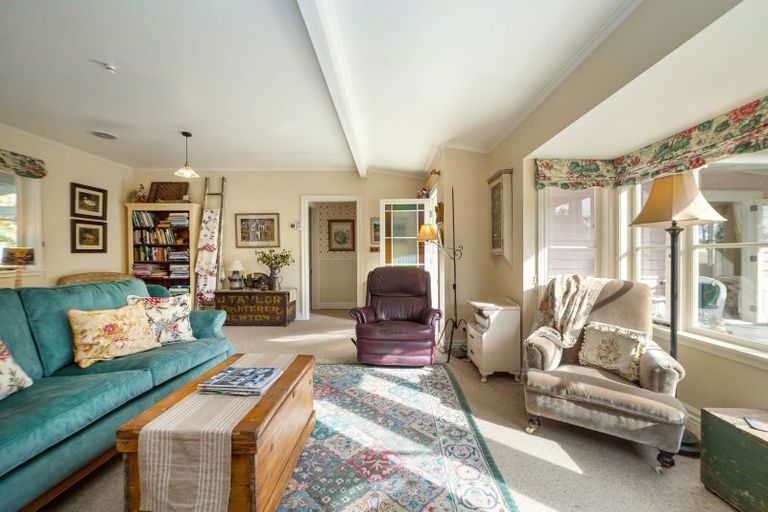 Photo of property in 10 Cotter Street, Greytown, 5712