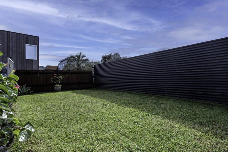 Photo of property in 393 Oceanbeach Road, Mount Maunganui, 3116