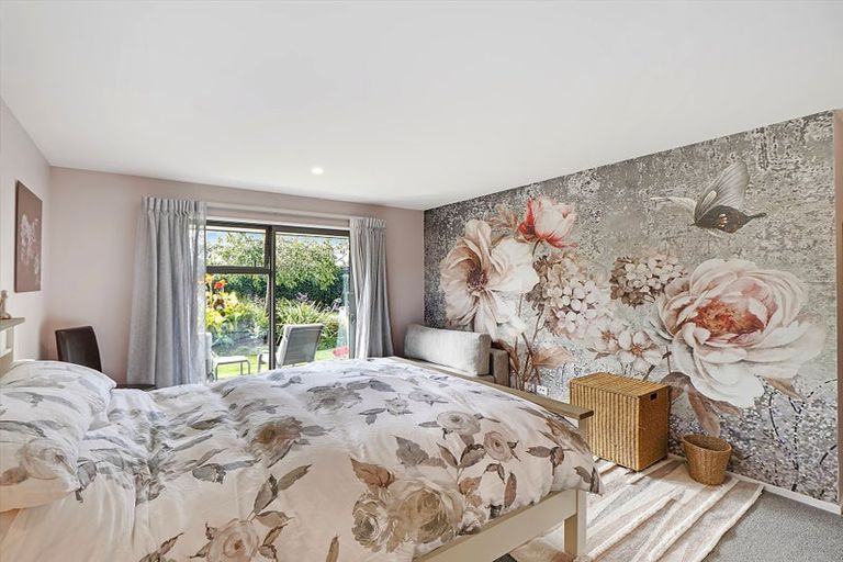 Photo of property in 42 Watkins Drive, Rangiora, 7400