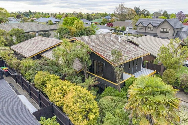 Photo of property in 18 Hawkswood Place, Avonhead, Christchurch, 8042