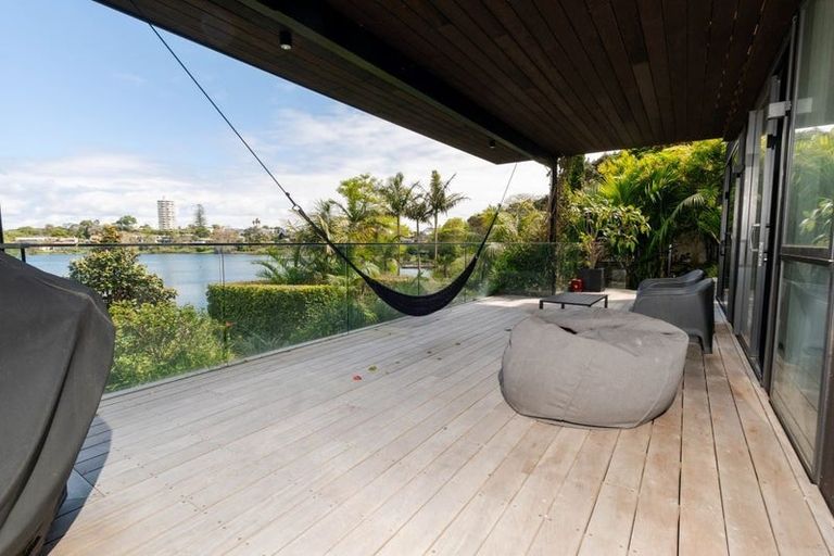 Photo of property in 306a Hurstmere Road, Takapuna, Auckland, 0622