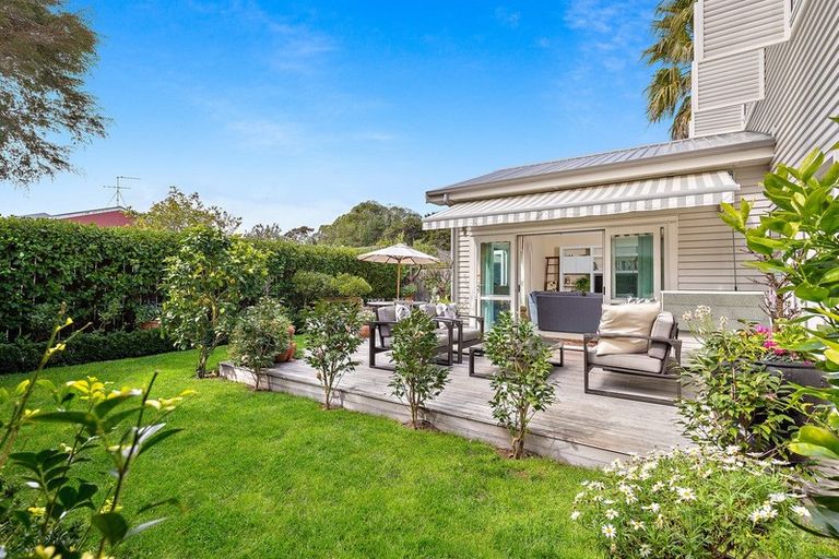 Photo of property in 18 Kensington Drive, Orewa, 0931