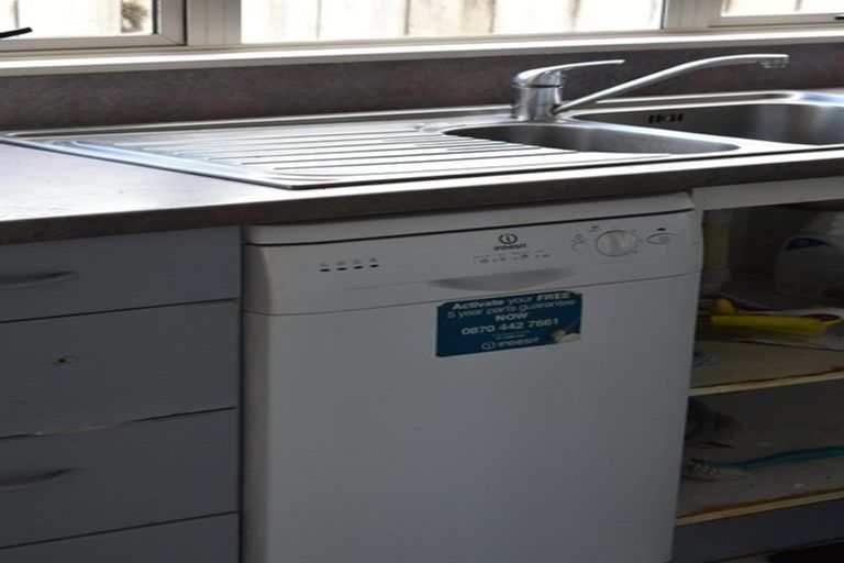 Photo of property in 9/43 Fruitvale Road, New Lynn, Auckland, 0600