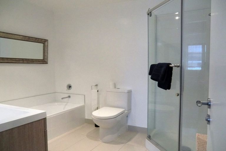 Photo of property in 144a Holly Road, St Albans, Christchurch, 8014