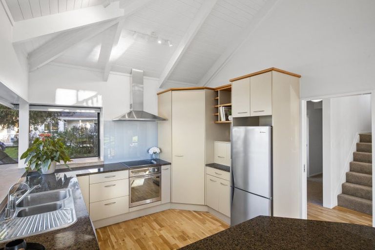 Photo of property in 5 Godwit Place, Waiuku, 2123