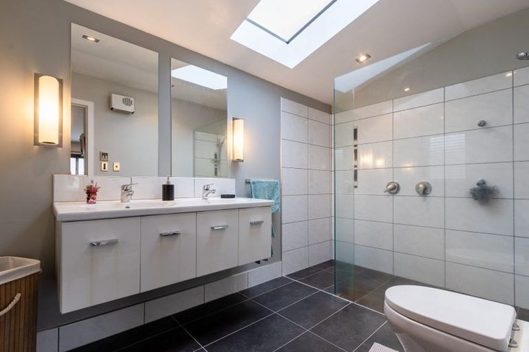 Photo of property in 48 Kotare Street, Waikanae, 5036