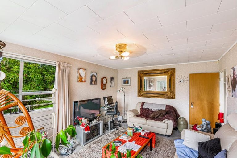 Photo of property in 62 Kamara Road, Glen Eden, Auckland, 0602