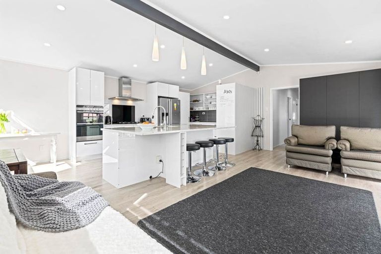 Photo of property in 62 Heybridge Street, Manurewa, Auckland, 2102