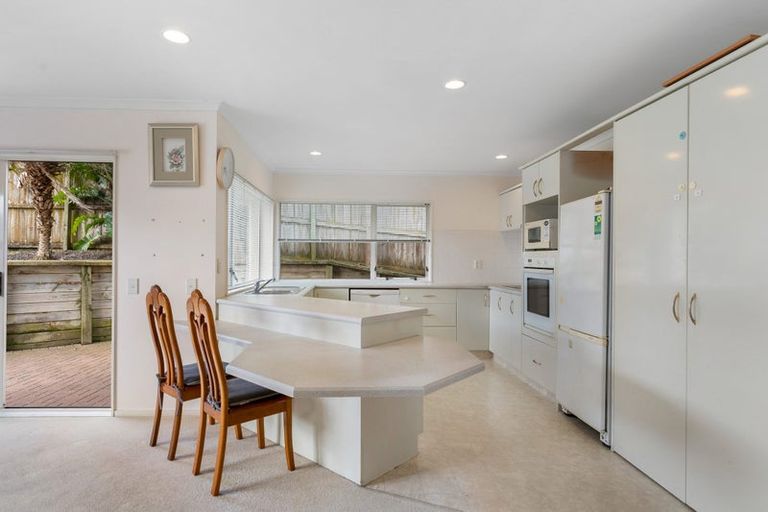 Photo of property in 19 Belgate Place, Somerville, Auckland, 2014