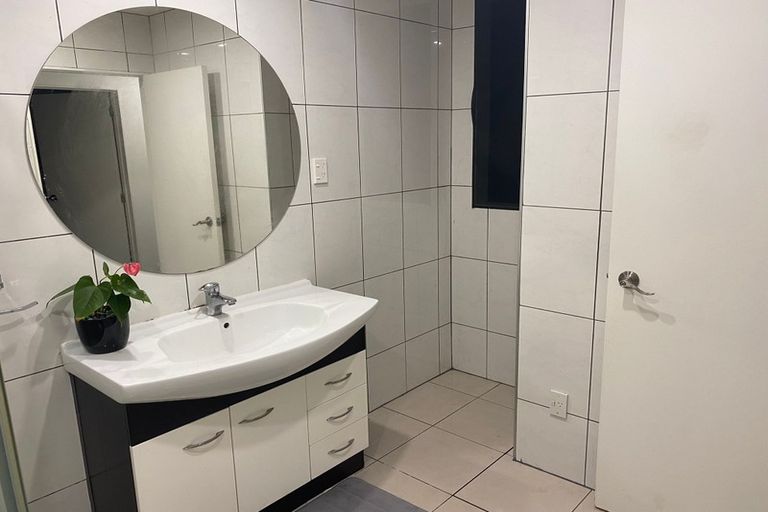 Photo of property in 69a/3 Chivalry Road, Glenfield, Auckland, 0629