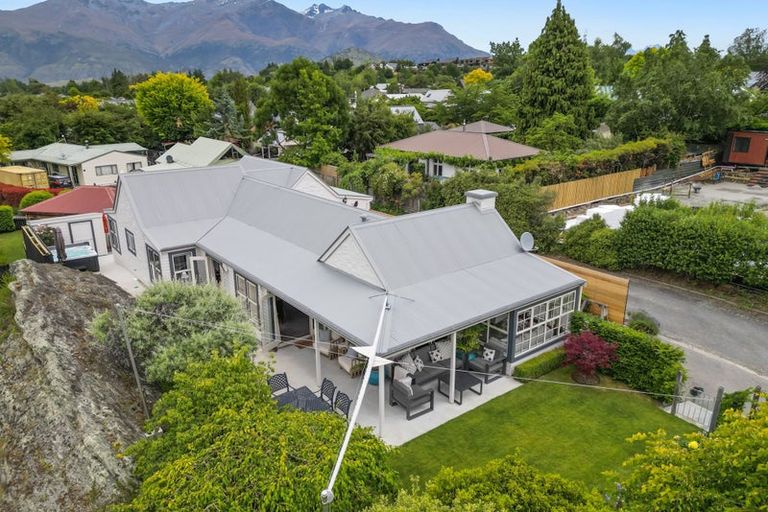 Photo of property in 22 Cornwall Street, Arrowtown, 9302