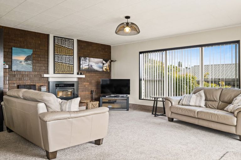 Photo of property in 62 Easther Crescent, Kew, Dunedin, 9012