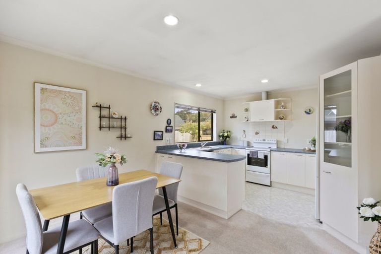 Photo of property in Redwood Village, 46/42 Main Road, Tawa, Wellington, 5028