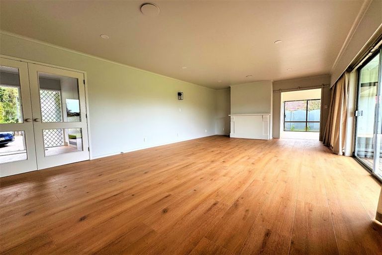 Photo of property in 8 Terrylyn Drive, Hillcrest, Auckland, 0627