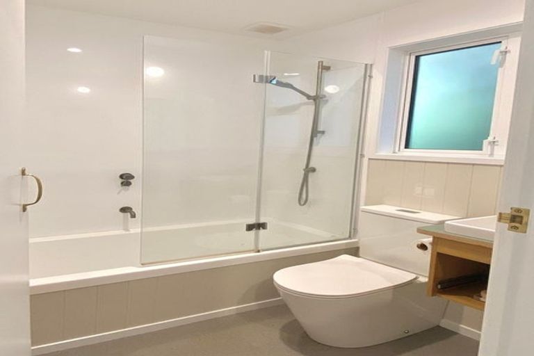 Photo of property in 18 Robertson Street, Owhiro Bay, Wellington, 6023