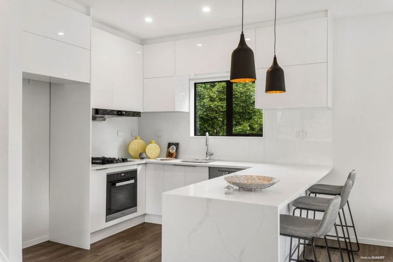 Photo of property in 21 Coroglen Avenue, Birkenhead, Auckland, 0626