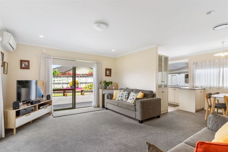 Photo of property in 3 Glenhaven Place, Te Atatu Peninsula, Auckland, 0610