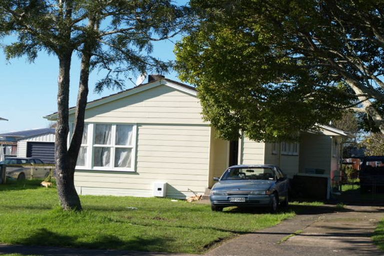 Photo of property in 32 Lavinia Crescent, Mangere East, Auckland, 2024