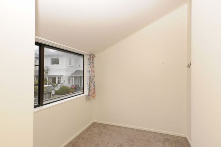 Photo of property in 136 Karori Road, Karori, Wellington, 6012