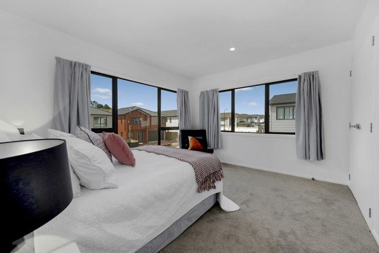 Photo of property in 9 Skanda Crescent, Flat Bush, Auckland, 2019