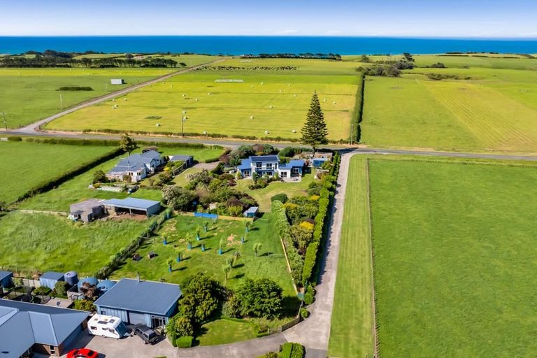 Photo of property in 475 Manawapou Road, Hawera, 4672