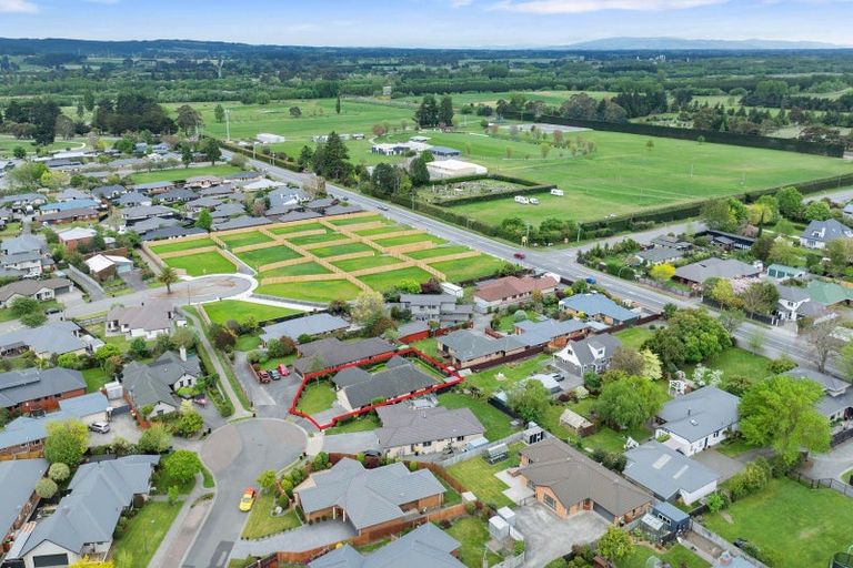 Photo of property in 6 Ambrose Place, Rangiora, 7400