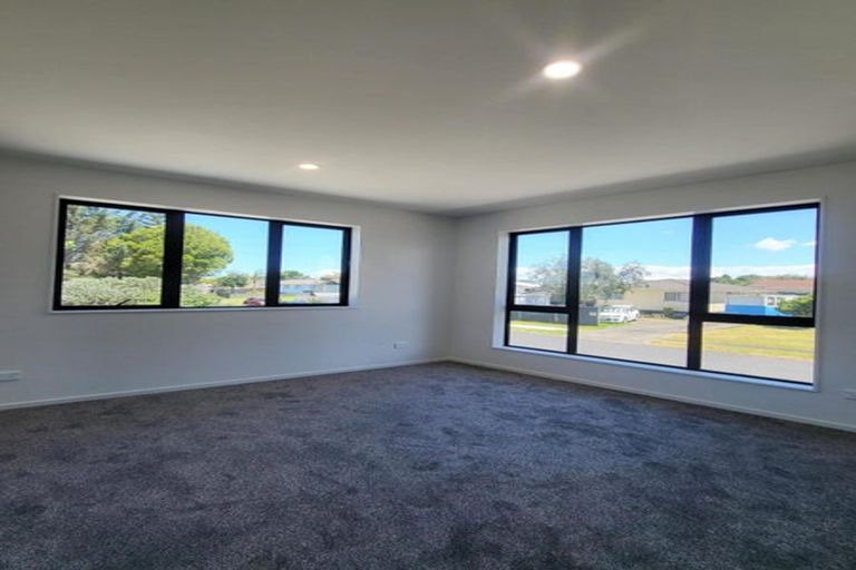 Photo of property in 10 Benton Place, Manurewa, Auckland, 2102