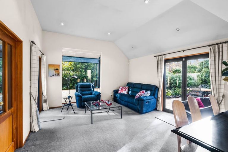 Photo of property in 140 Memorial Avenue, Burnside, Christchurch, 8053