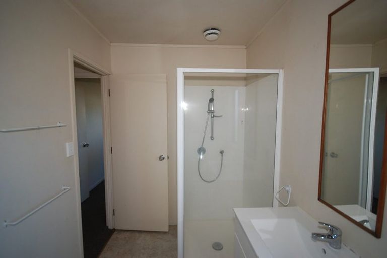 Photo of property in 11 Helleur Road, Massey, Auckland, 0614