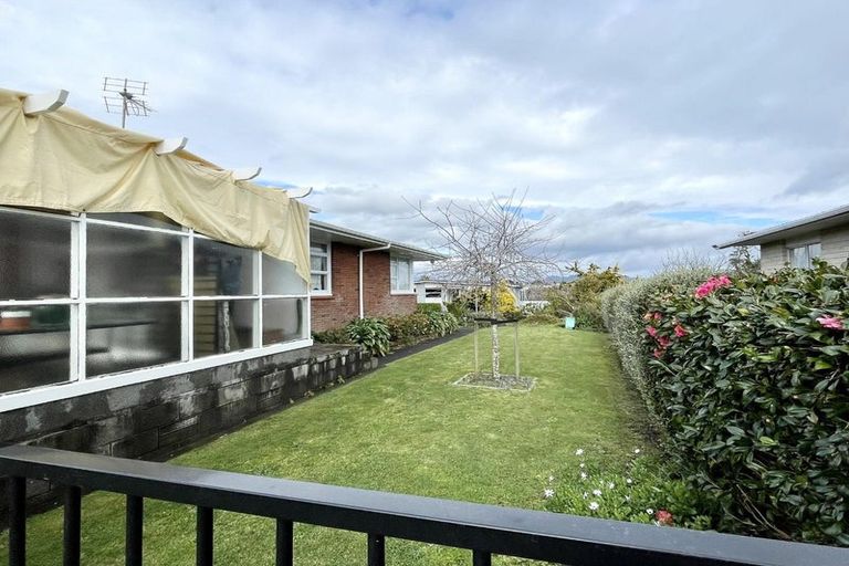 Photo of property in 9 Montana Place, Merrilands, New Plymouth, 4312
