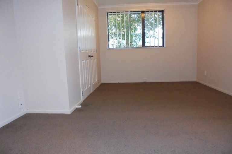 Photo of property in 203 Keri Vista Rise, Papakura, 2110