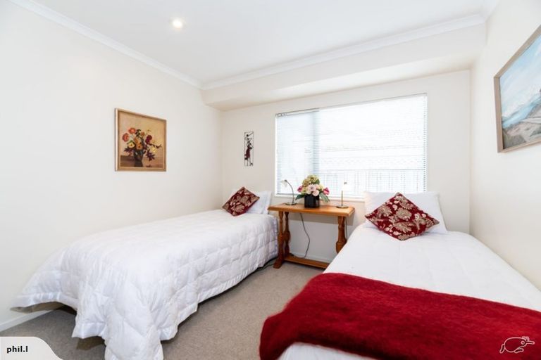 Photo of property in Waimanu Bay Village, 13/1 Piriti Drive, Te Atatu Peninsula, Auckland, 0610