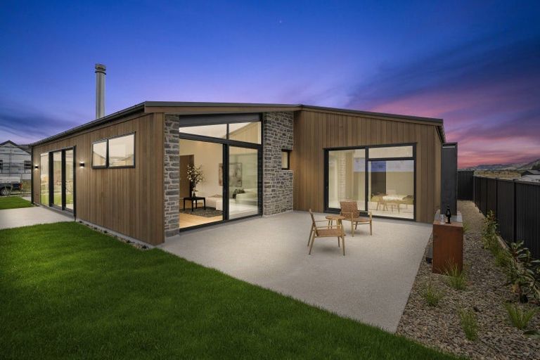 Photo of property in 7 Mason Street, Wanaka, 9305