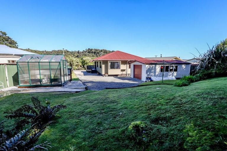Photo of property in 121 Marsden Road, Greymouth, 7805