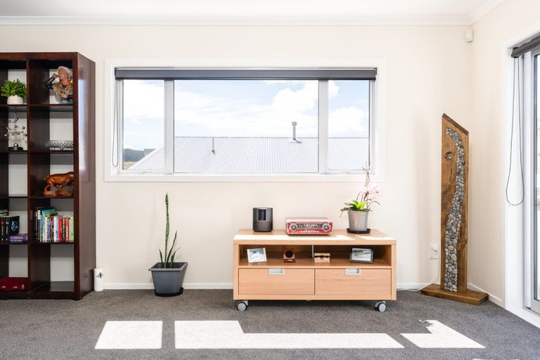 Photo of property in 17 Prestwich Rise, Churton Park, Wellington, 6037