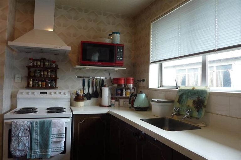 Photo of property in 2/35 Oakhampton Street, Hornby, Christchurch, 8042