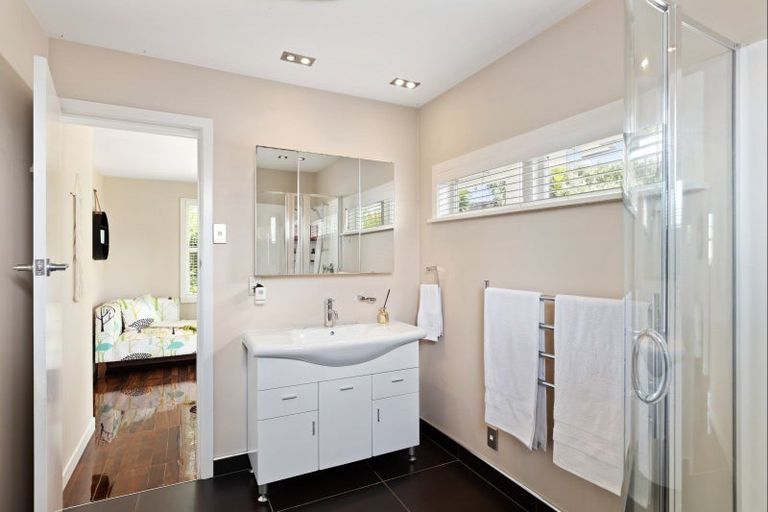 Photo of property in 11 Melandra Road, Stanmore Bay, Whangaparaoa, 0932