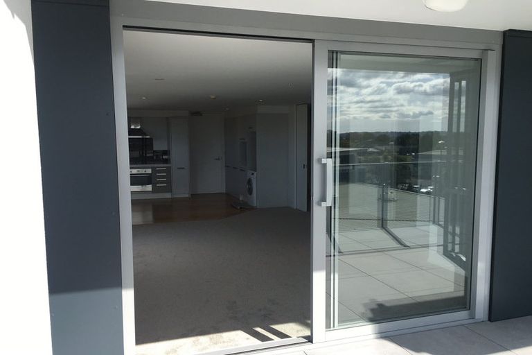 Photo of property in Bella Vista, 3g/84 Gunner Drive, Te Atatu Peninsula, Auckland, 0610