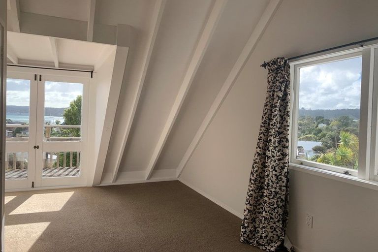 Photo of property in 40 Oruamo Place, Beach Haven, Auckland, 0626