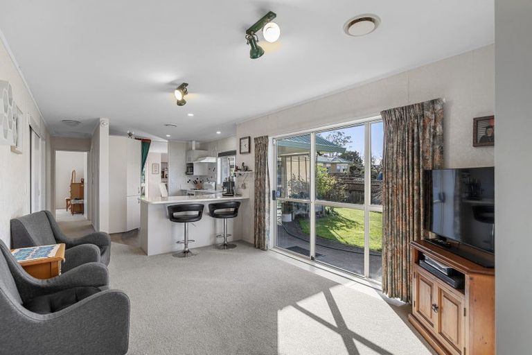 Photo of property in 64 Sunnyhills Avenue, Glenview, Hamilton, 3206