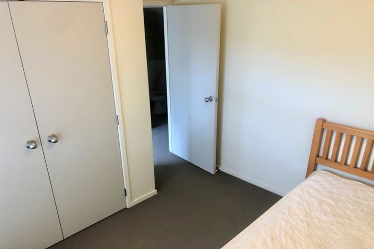 Photo of property in 36 Verdale Circle, Glen Eden, Auckland, 0602