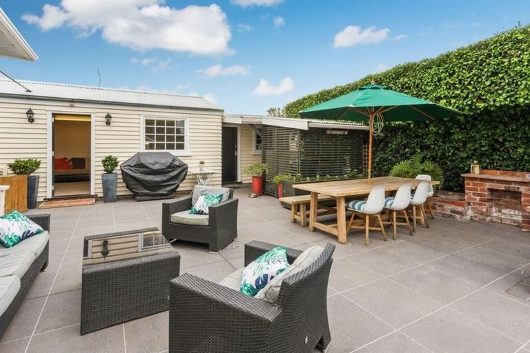 Photo of property in 27 Banks Avenue, Dallington, Christchurch, 8061