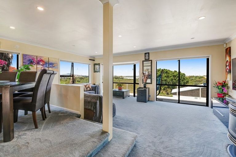 Photo of property in 1/63 College Road, Northcote, Auckland, 0627