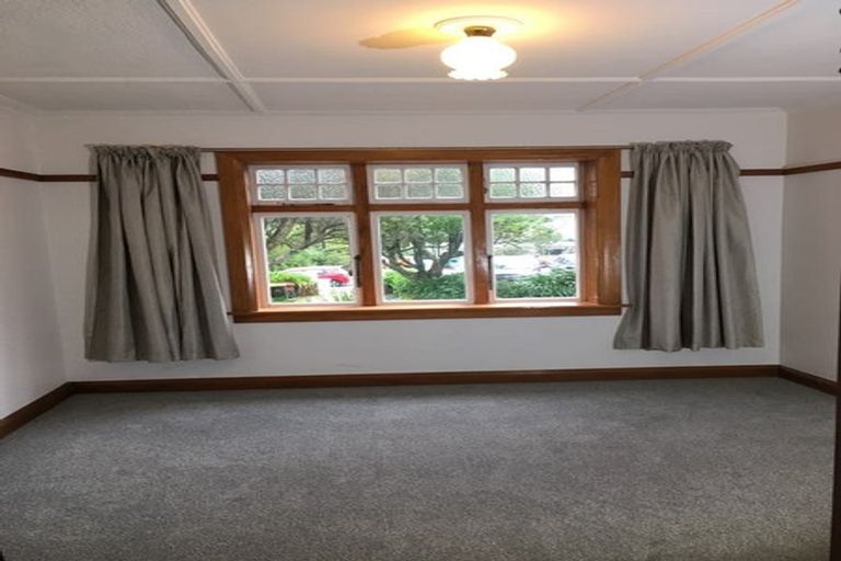 Photo of property in 27 Nottingham Street, Karori, Wellington, 6012