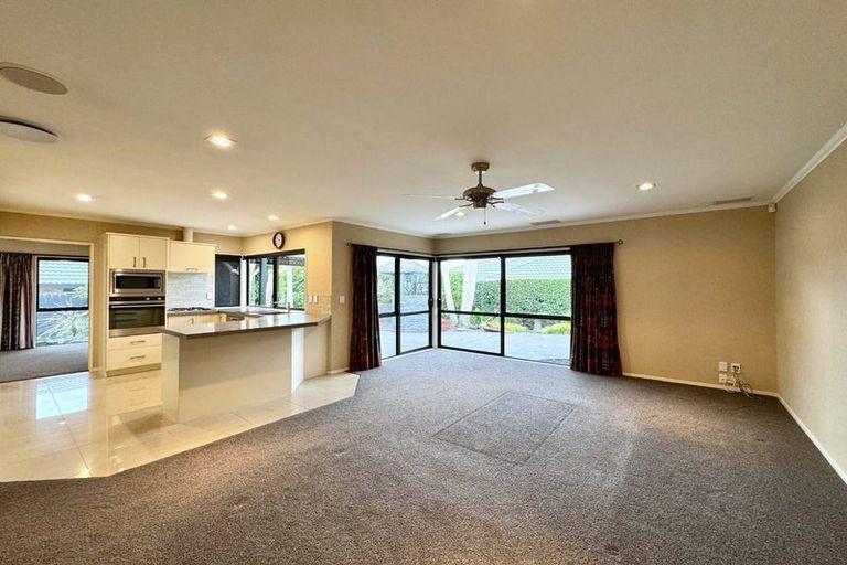 Photo of property in 26 Maghera Drive, East Tamaki Heights, Auckland, 2016