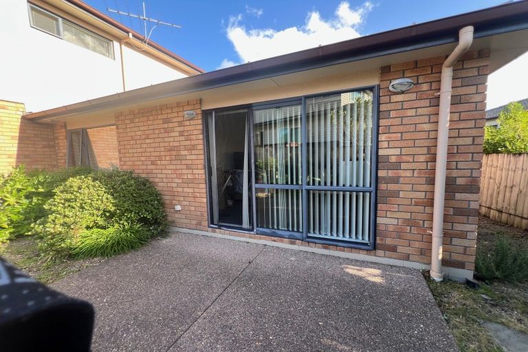 Photo of property in 18 Ballymore Drive, Pinehill, Auckland, 0632